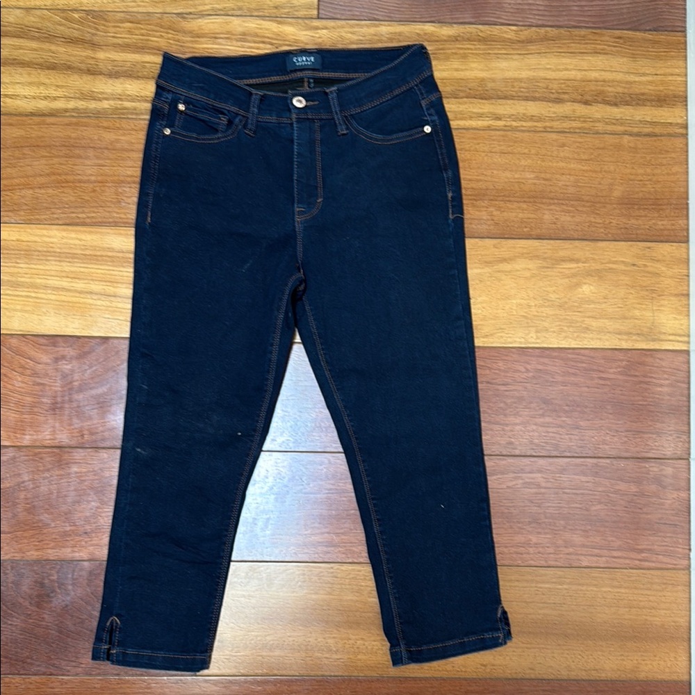Ankle Cropped Jeans with Straight Leg